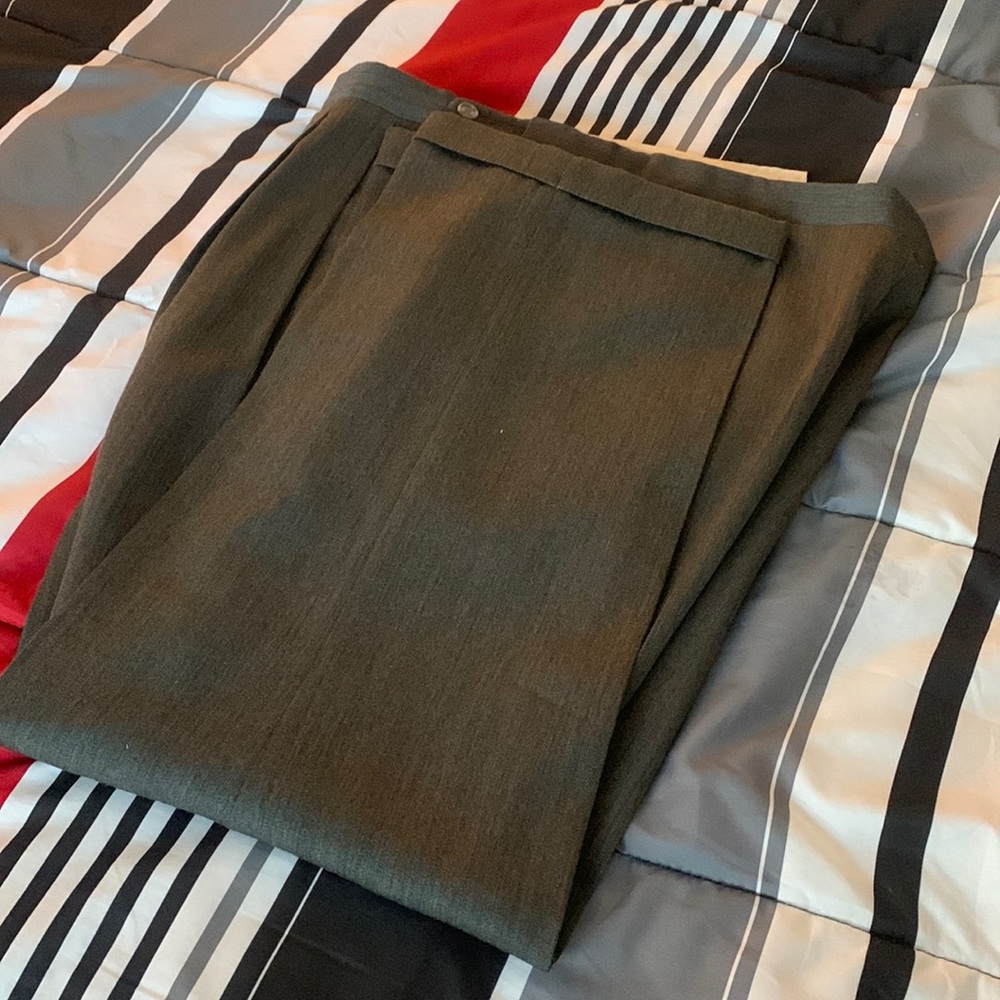 Gray Oaks Men’s Dressed Pants (42/30)